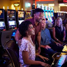 Live casino chơi trực tiếp tại sxmn 5 với dealer chuyên nghiệp
